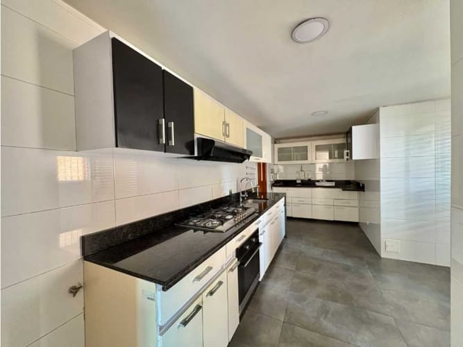 Apartamento de 3 alcobas en arriendo en Santa Barbara, Bogotá, 181 m² · foto 4 de 22
