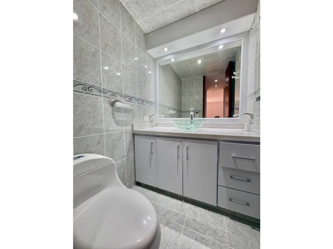 Apartamento de 3 alcobas en arriendo en Santa Barbara, Bogotá, 181 m² · foto 11 de 22