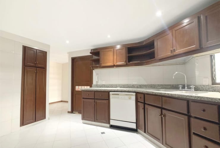 Apartamento de 3 alcobas en venta en Santa Barbara Oriental, Bogotá, 180 m² · foto 5 de 10
