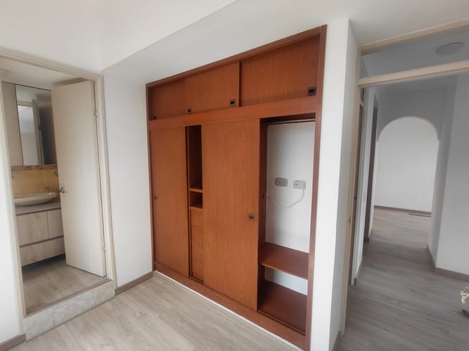 Apartamento de 3 alcobas en arriendo en Santa Rosita, Bogotá, 52 m² · foto 4 de 11