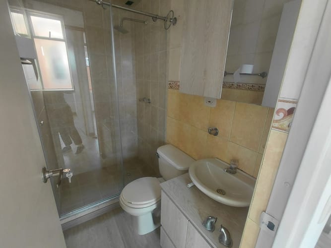 Apartamento de 3 alcobas en arriendo en Santa Rosita, Bogotá, 52 m² · foto 3 de 11