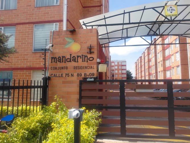 Apartamento de 3 alcobas en arriendo en Santa Rosita, Bogotá, 52 m² · foto 1 de 11