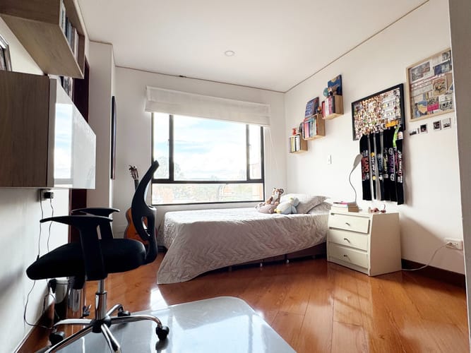 Apartamento de 4 alcobas en venta en Chicó Navarra, Bogotá, 218 m² · foto 8 de 18