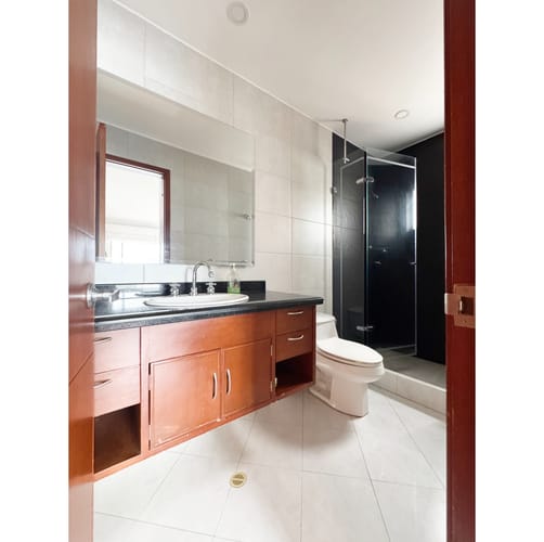 Apartamento de 4 alcobas en venta en Chicó Navarra, Bogotá, 218 m² · foto 11 de 18