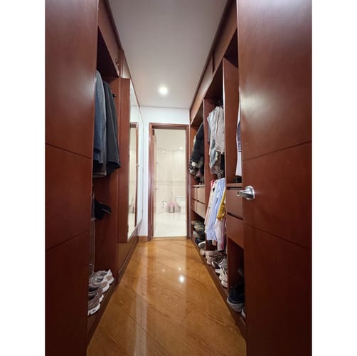 Apartamento de 4 alcobas en venta en Chicó Navarra, Bogotá, 218 m² · foto 13 de 18
