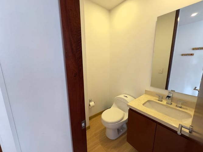 Apartamento de 3 alcobas en venta en Santa Barbara, Bogotá, 131 m² · foto 11 de 24