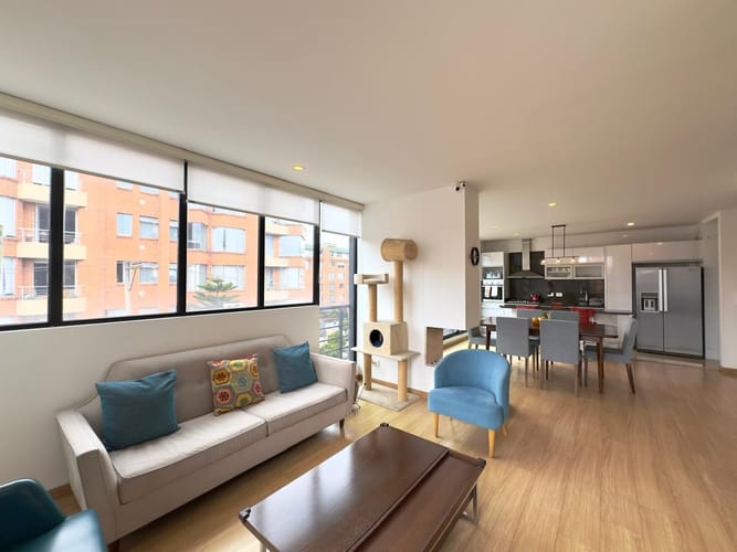 Apartamento de 3 alcobas en venta en Santa Barbara, Bogotá, 131 m² · foto 5 de 24