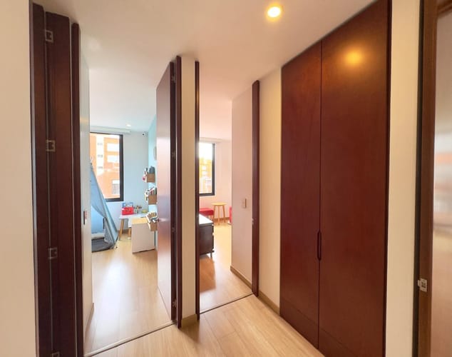 Apartamento de 3 alcobas en venta en Santa Barbara, Bogotá, 131 m² · foto 16 de 24