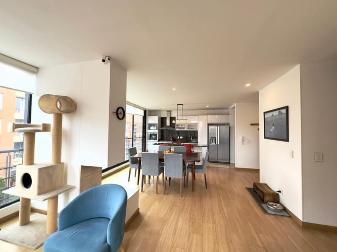 Apartamento de 3 alcobas en venta en Santa Barbara, Bogotá, 131 m² · foto 4 de 24