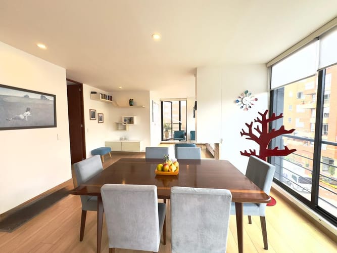 Apartamento de 3 alcobas en venta en Santa Barbara, Bogotá, 131 m² · foto 3 de 24