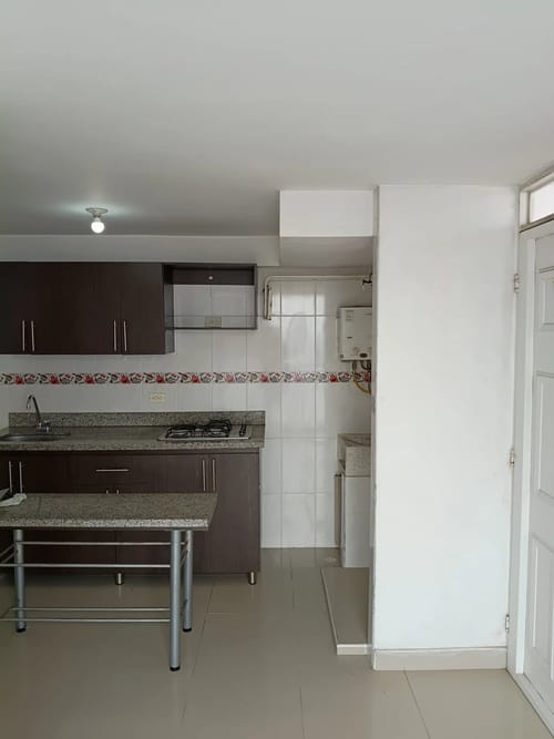 Apartamento de 3 alcobas en arriendo en Asomadera No.3, Medellín, 40 m² · foto 3 de 10