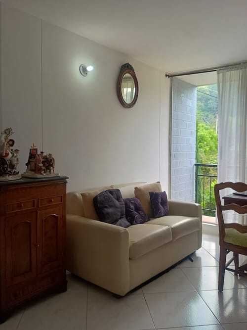 Apartamento de 2 alcobas en arriendo en Asomadera No.3, Medellín, 40 m² · foto 2 de 10