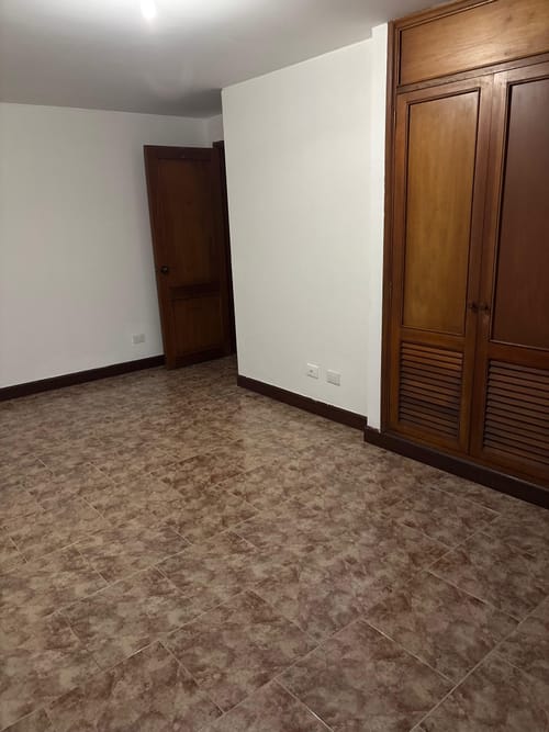 Apartamento de 3 alcobas en arriendo en Santa Rita, Cali, 125 m² · foto 4 de 9