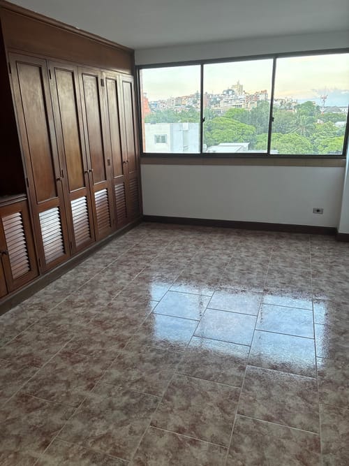Apartamento de 3 alcobas en arriendo en Santa Rita, Cali, 125 m² · foto 2 de 9