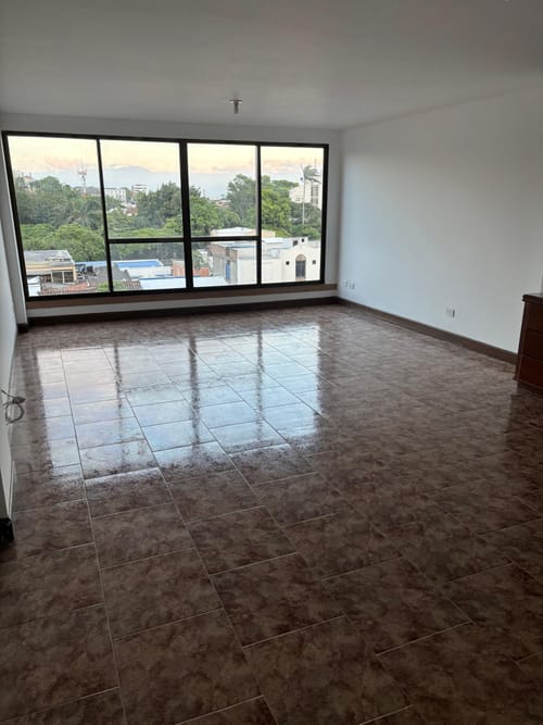 Apartamento de 3 alcobas en arriendo en Santa Rita, Cali, 125 m² · foto 3 de 9