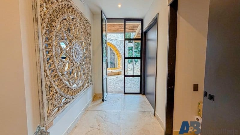 Casa de 3 alcobas en arriendo en Belén, Medellín, 620 m² · foto 3 de 24
