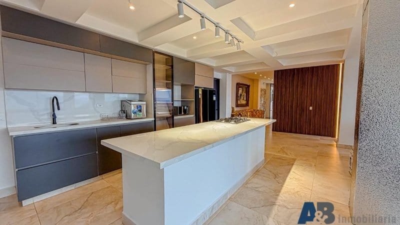 Casa de 3 alcobas en arriendo en Belén, Medellín, 620 m² · foto 9 de 24