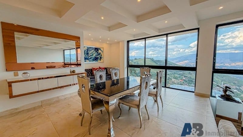 Casa de 3 alcobas en arriendo en Belén, Medellín, 620 m² · foto 10 de 24