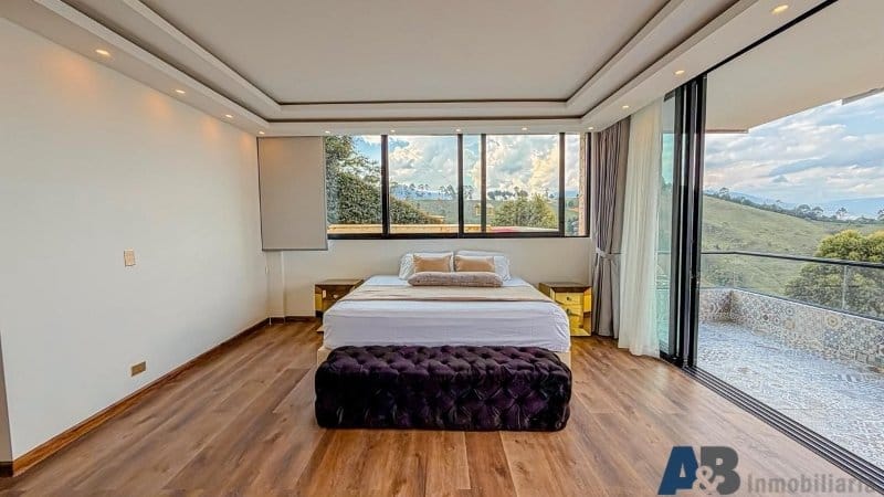Casa de 3 alcobas en arriendo en Belén, Medellín, 620 m² · foto 13 de 24