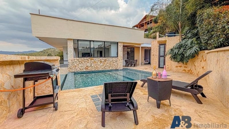 Casa de 3 alcobas en arriendo en Belén, Medellín, 620 m² · foto 23 de 24