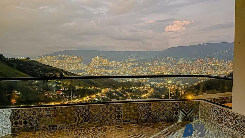 Casa de 3 alcobas en arriendo en Belén, Medellín, 620 m² · foto 24 de 24