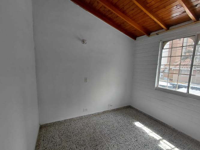 Apartamento de 3 alcobas en arriendo en Prados De Sabaneta, Sabaneta, 110 m² · foto 10 de 23