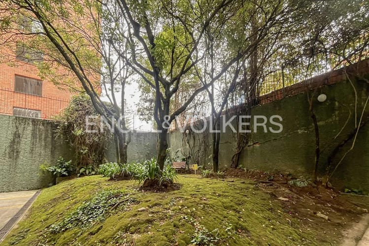 Apartamento de 3 alcobas en venta en Los Rosales, Bogotá, 143 m² · foto 18 de 18