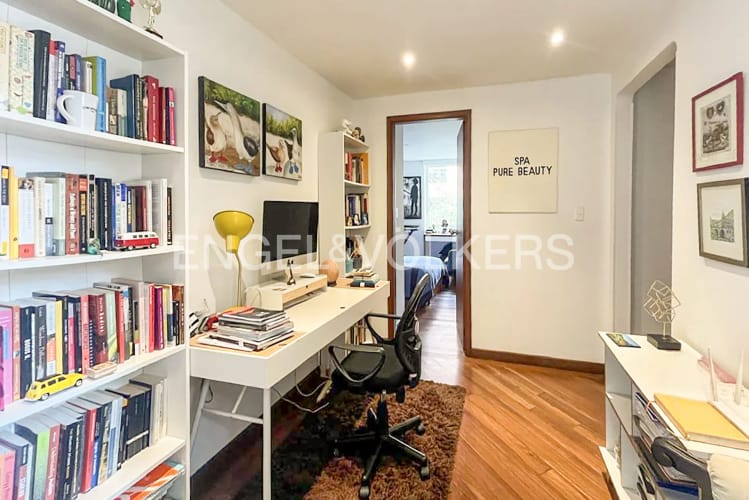 Apartamento de 3 alcobas en venta en Los Rosales, Bogotá, 143 m² · foto 10 de 18