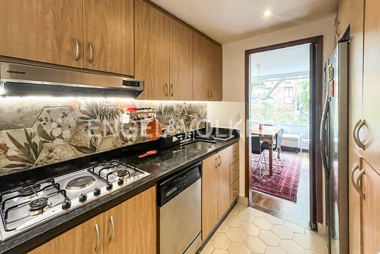 Apartamento de 3 alcobas en venta en Los Rosales, Bogotá, 143 m² · foto 7 de 18