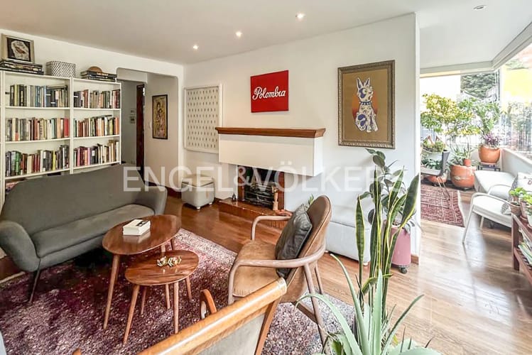Apartamento de 3 alcobas en venta en Los Rosales, Bogotá, 143 m² · foto 3 de 18