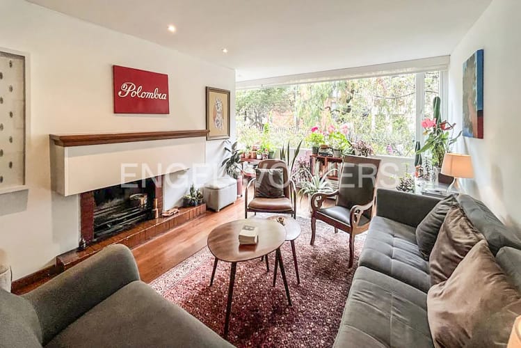 Apartamento de 3 alcobas en venta en Los Rosales, Bogotá, 143 m² · foto 2 de 18