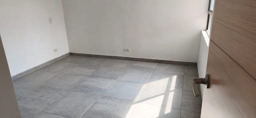Apartamento de 2 alcobas en arriendo en Loma De Los Bernal, Medellín, 80 m² · foto 2 de 7