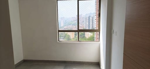 Apartamento de 2 alcobas en arriendo en Loma De Los Bernal, Medellín, 80 m² · foto 3 de 7