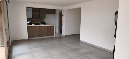 Apartamento de 2 alcobas en arriendo en Loma De Los Bernal, Medellín, 80 m² · foto 4 de 7