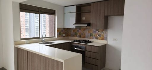 Apartamento de 2 alcobas en arriendo en Loma De Los Bernal, Medellín, 80 m² · foto 6 de 7