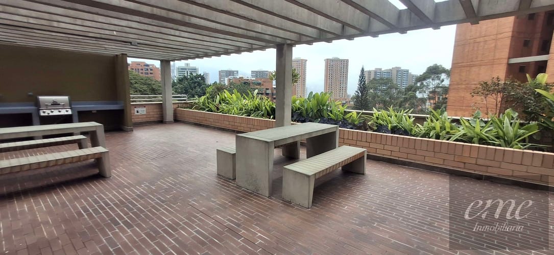 Apartaestudio en arriendo en El Poblado, Medellín, 61 m² · foto 23 de 24