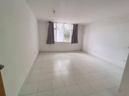 Casa de 18 alcobas en arriendo en Ciudad Berna, Bogotá, 600 m² · foto 5 de 20