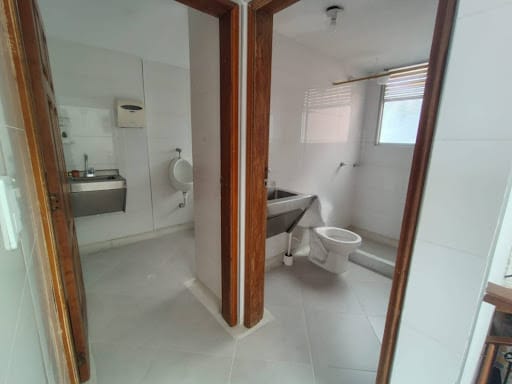 Casa de 18 alcobas en arriendo en Ciudad Berna, Bogotá, 600 m² · foto 12 de 20