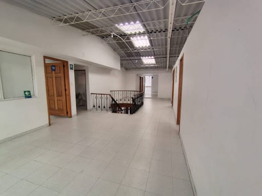 Casa de 18 alcobas en arriendo en Ciudad Berna, Bogotá, 600 m² · foto 13 de 20