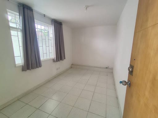 Casa de 18 alcobas en arriendo en Ciudad Berna, Bogotá, 600 m² · foto 14 de 20