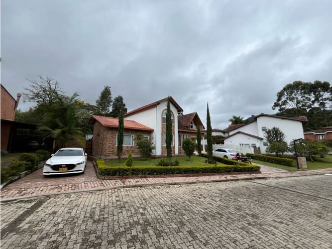 Casa de 5 alcobas en arriendo en Don Diego, El Retiro, 323 m² · foto 3 de 24