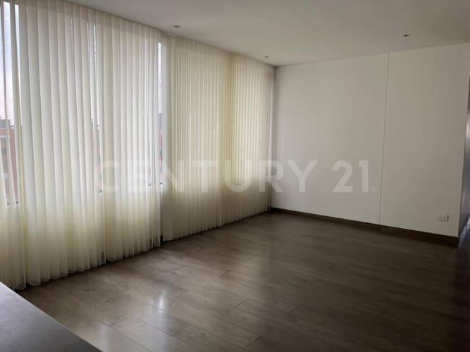 Apartamento de 3 alcobas en venta en Ciudad Salitre, Bogotá, 85 m² · foto 2 de 18