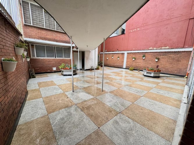 Apartamento de 3 alcobas en venta en Belalcazar, Bogotá, 102 m² · foto 21 de 22