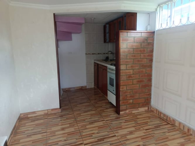 Casa de 2 alcobas en venta en Centro Fontibon, Bogotá, 42 m² · foto 2 de 10