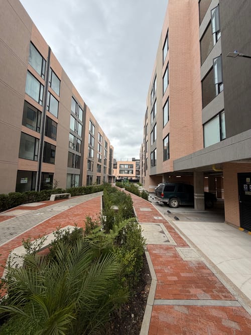 Apartaestudio en arriendo en Engativá, Bogotá, 32 m² · foto 1 de 9