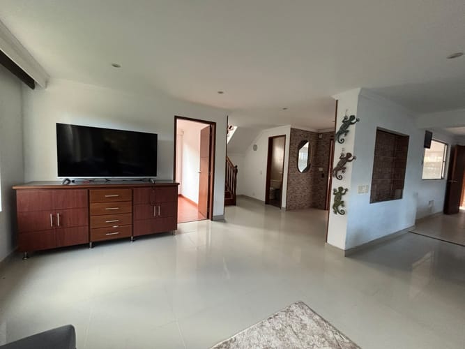 Casa de 5 alcobas en arriendo en El Misterio, Cajicá, 300 m² · foto 7 de 17