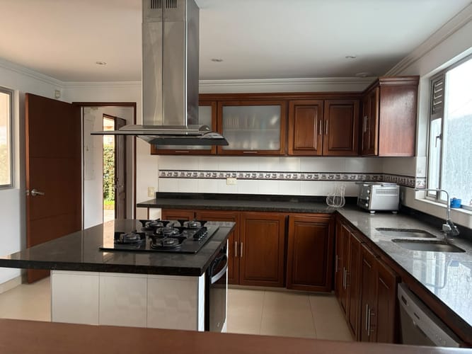 Casa de 5 alcobas en arriendo en El Misterio, Cajicá, 300 m² · foto 13 de 17