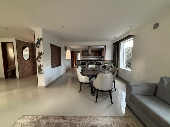 Casa de 5 alcobas en arriendo en El Misterio, Cajicá, 300 m² · foto 8 de 17