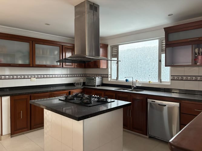 Casa de 5 alcobas en arriendo en El Misterio, Cajicá, 300 m² · foto 12 de 17