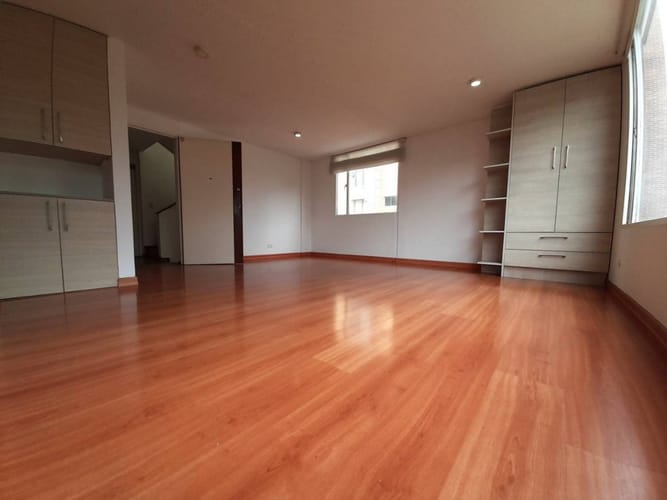 Apartamento de 2 alcobas en arriendo en Los Cedros, Bogotá, 50 m² · foto 2 de 14